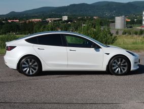 Tesla Model 3 - 2021