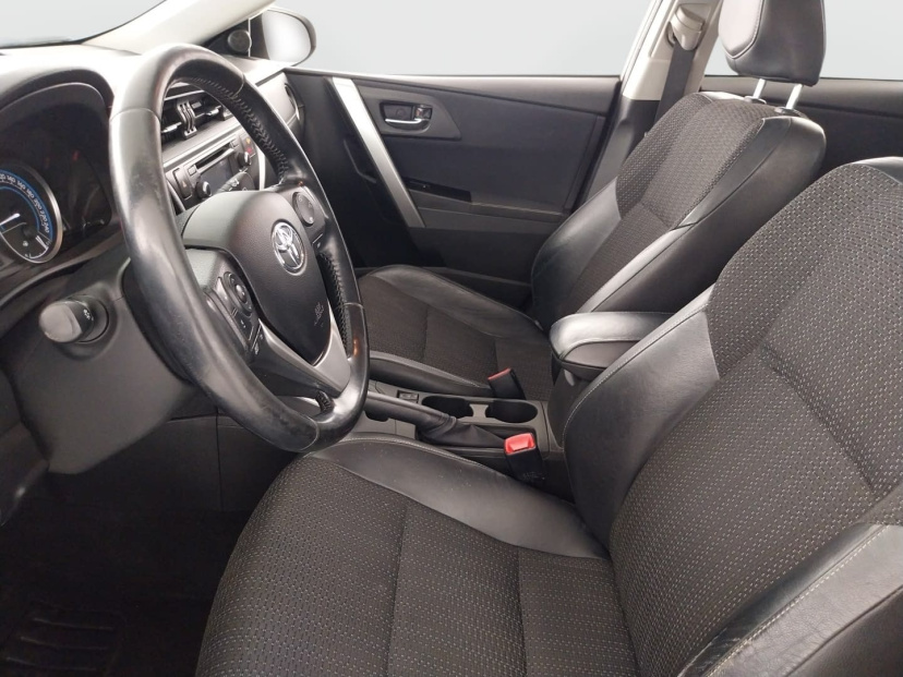 Toyota Auris, 2014