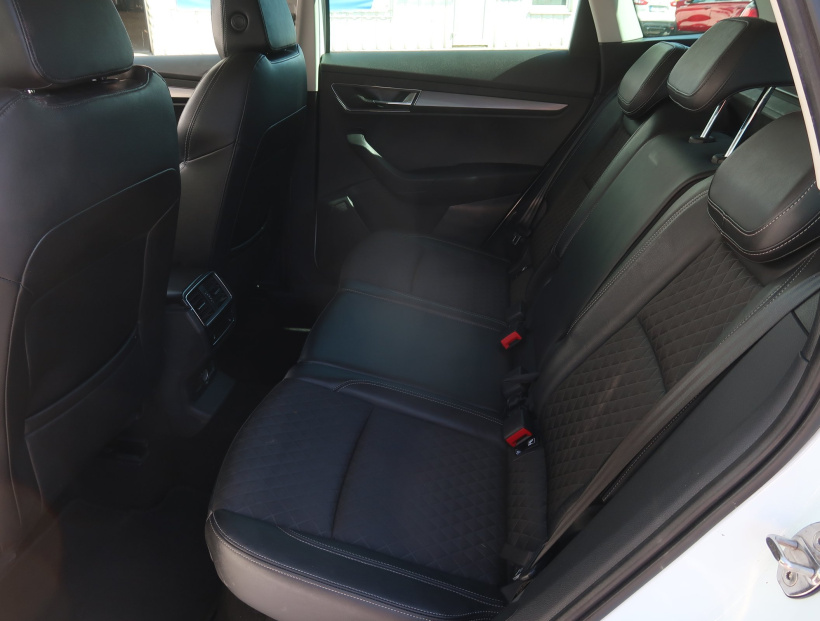 Škoda Karoq, 2018