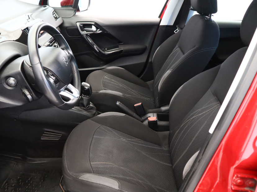 Peugeot 208, 2014