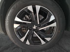Peugeot e-2008 - 2023