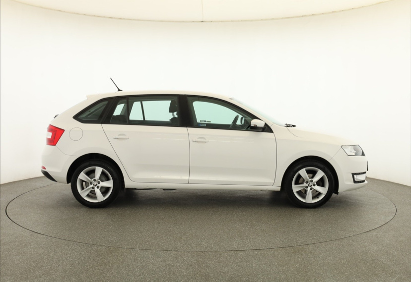 Škoda Rapid Spaceback, 2015