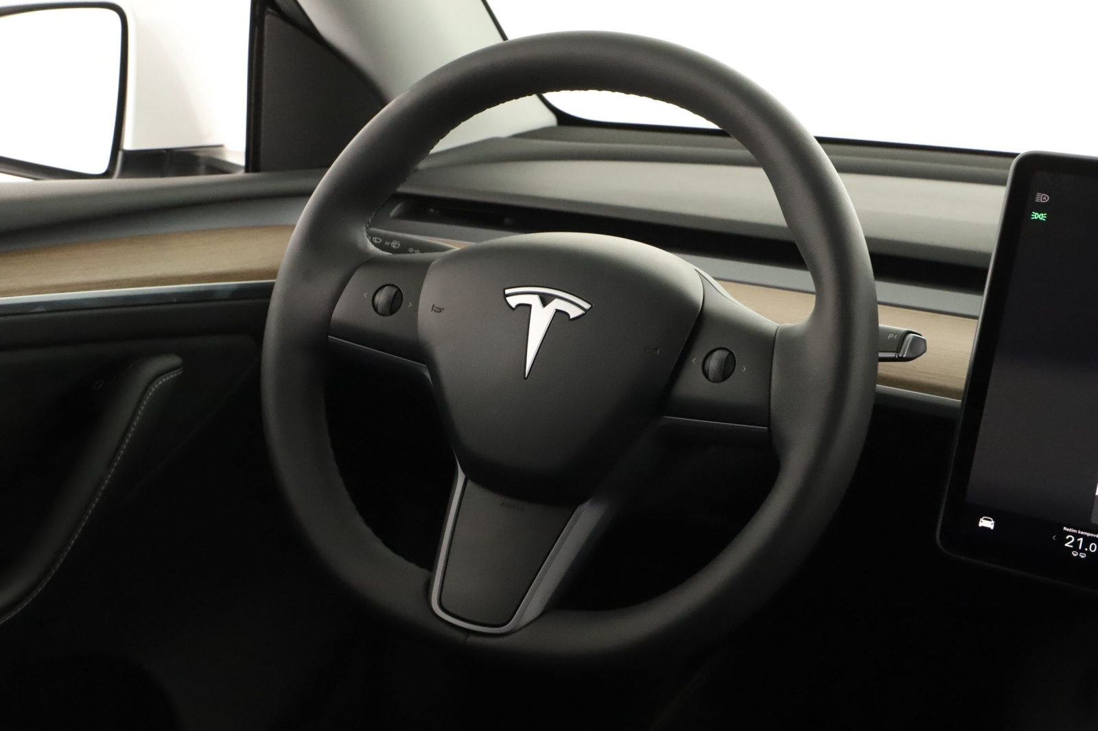 Tesla Model Y Long Range AWD – fotografie 25
