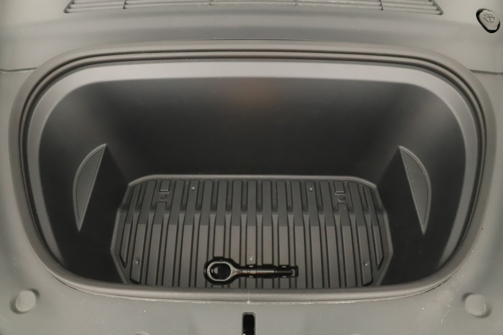 Tesla Model Y Long Range AWD – fotografie 27