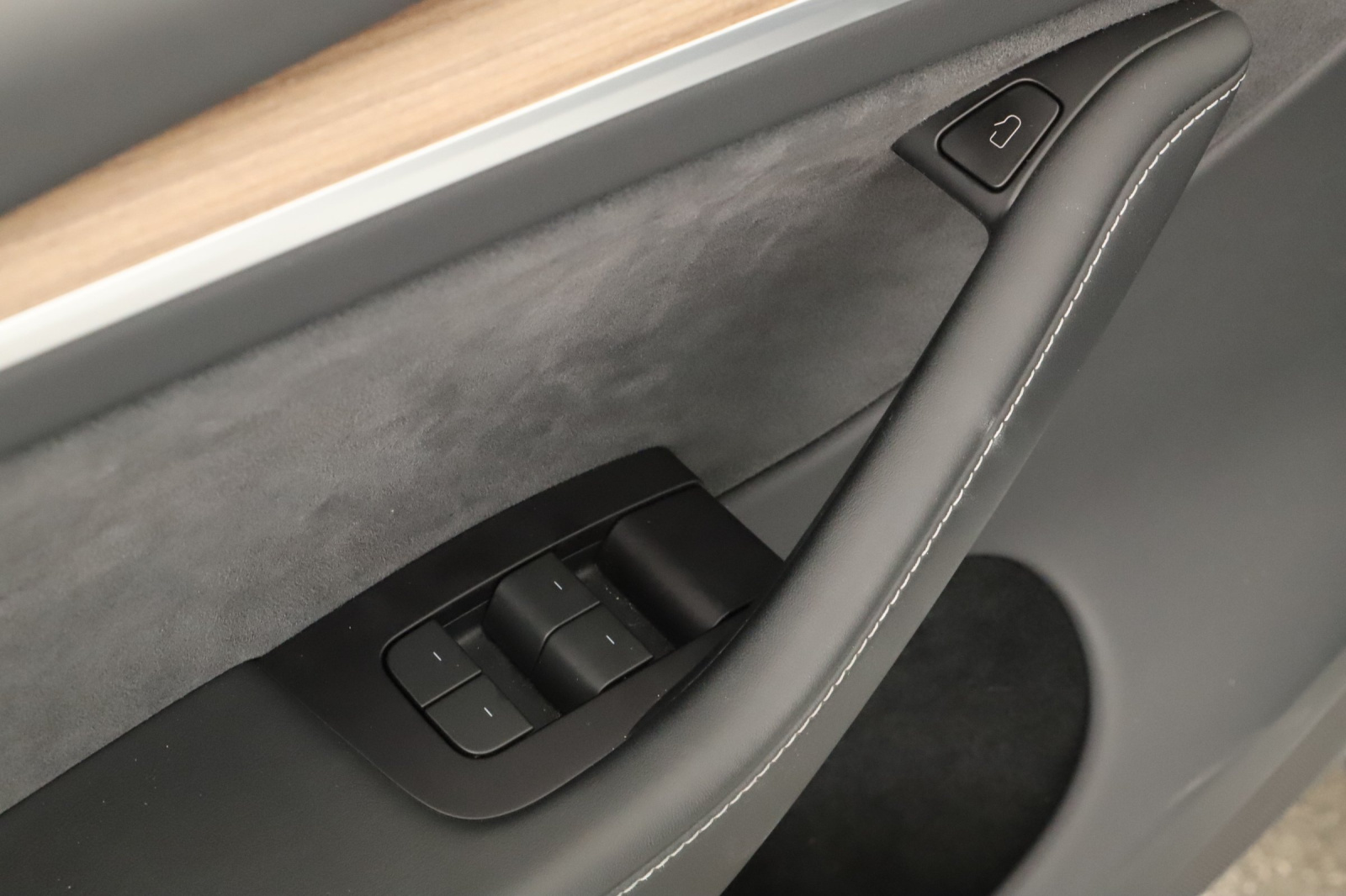 Tesla Model Y Long Range AWD – fotografie 28