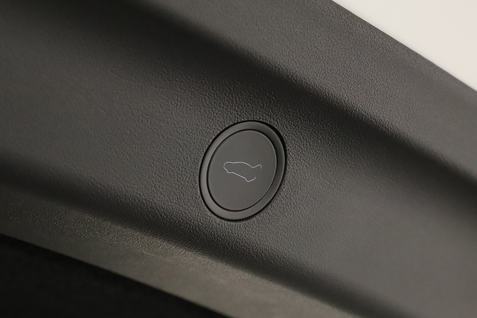 Tesla Model Y Long Range AWD – fotografie 29