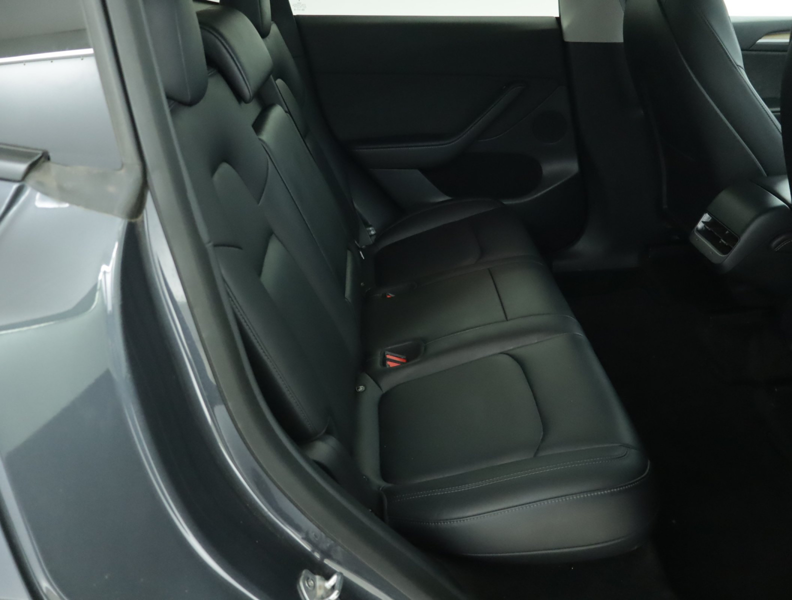 Tesla Model Y Long Range AWD – fotografie 13