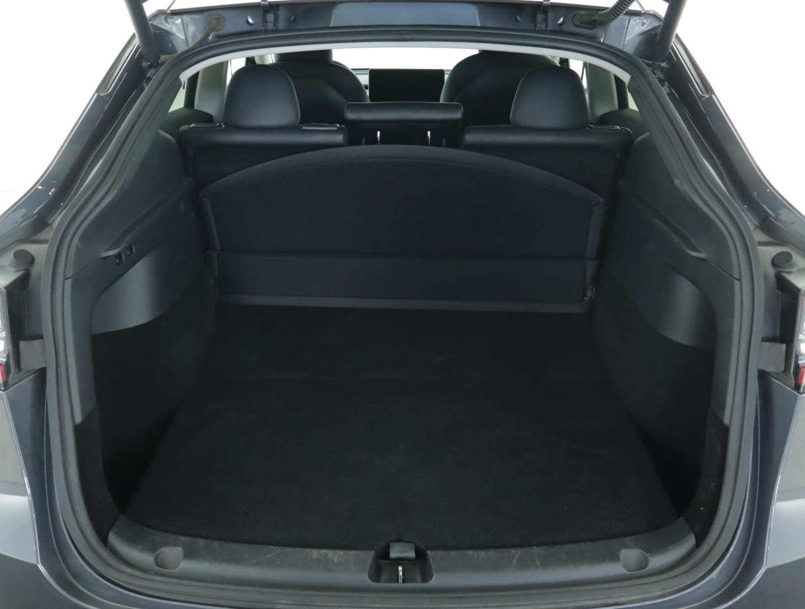 Tesla Model Y Long Range AWD – fotografie 20