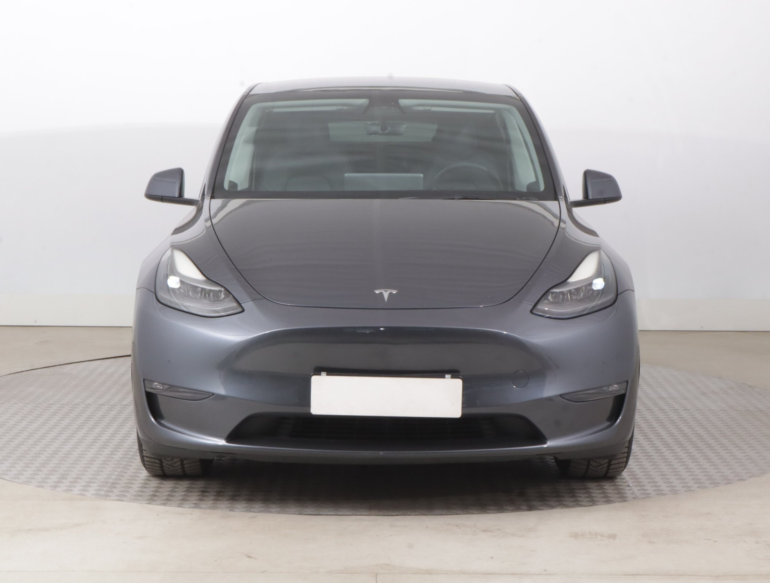 Tesla Model Y Long Range AWD – fotografie 2