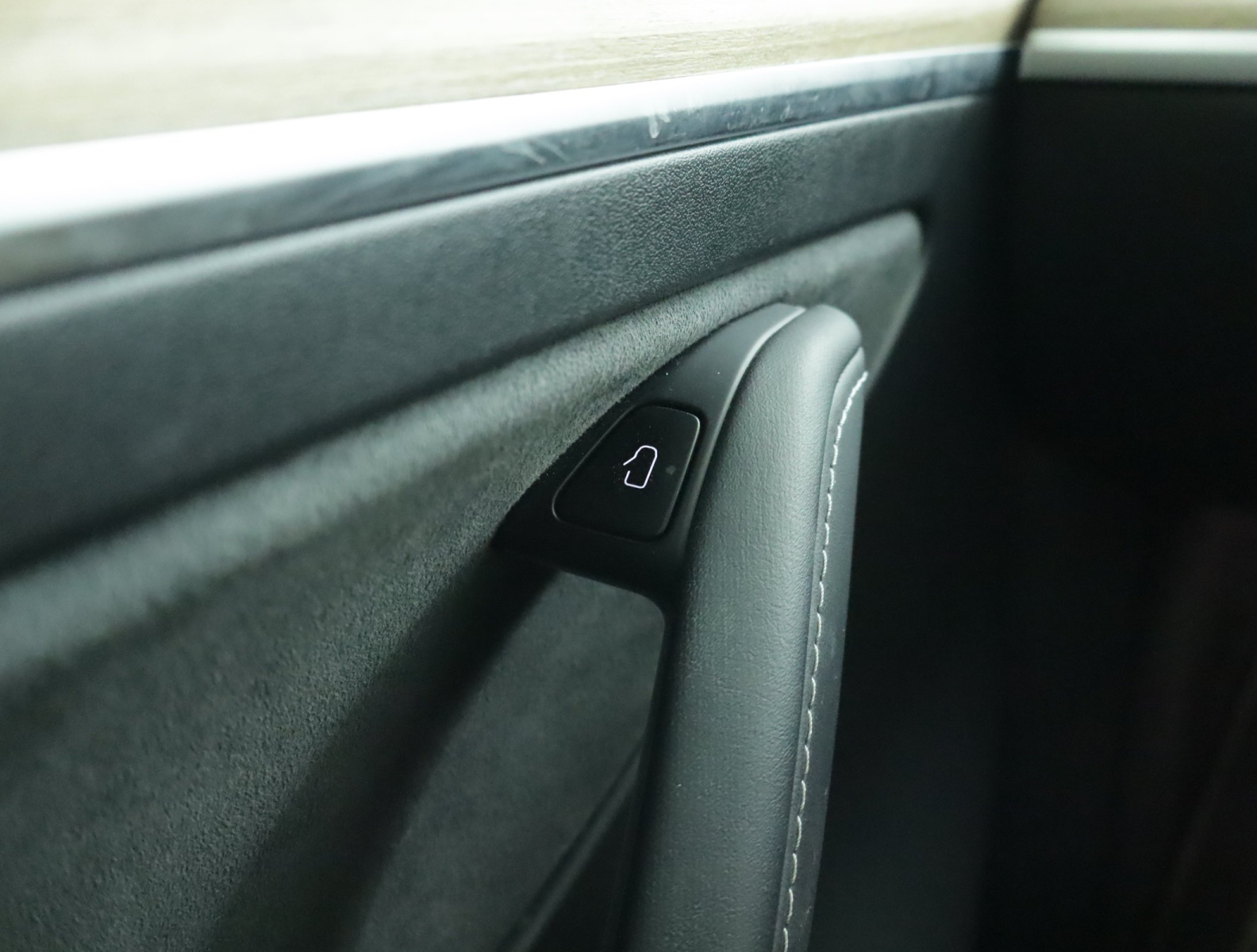 Tesla Model Y Long Range AWD – fotografie 23