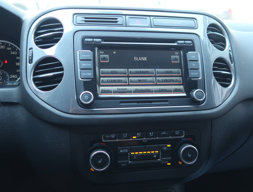 Volkswagen Tiguan, 2011