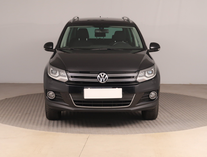 Volkswagen Tiguan, 2011