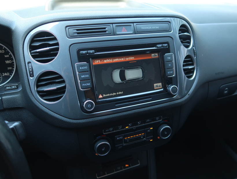 Volkswagen Tiguan, 2011