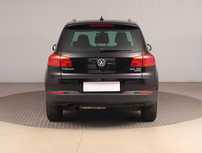 Volkswagen Tiguan, 2011