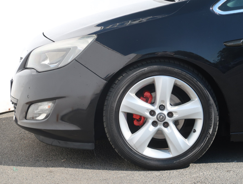Opel Astra, 2010
