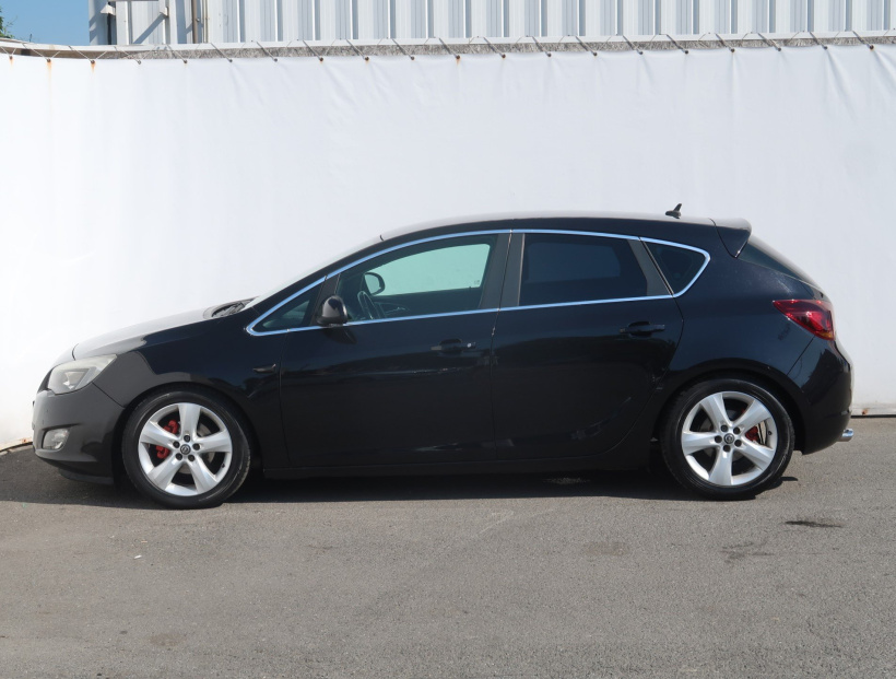 Opel Astra, 2010