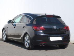 Opel Astra - 2010