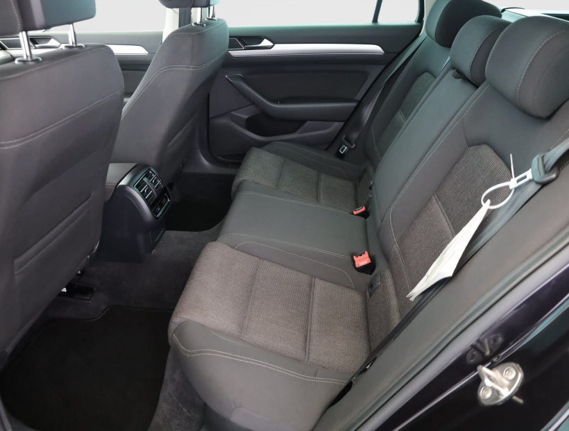 Volkswagen Passat, 2015