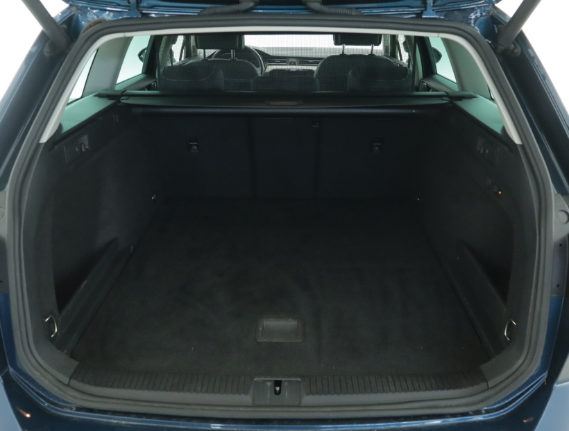Volkswagen Passat, 2021