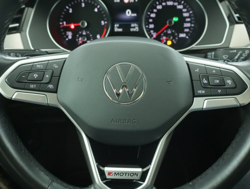 Volkswagen Passat, 2021