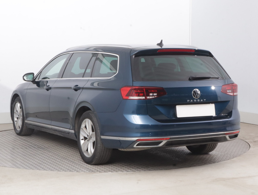 Volkswagen Passat, 2021