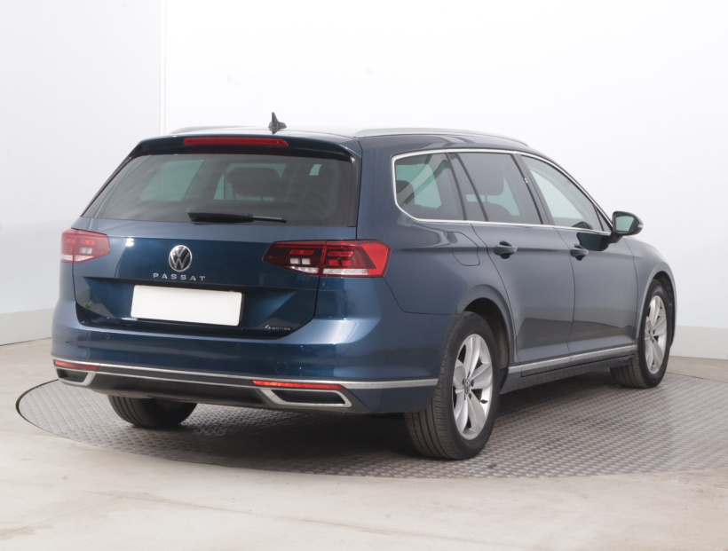 Volkswagen Passat, 2021