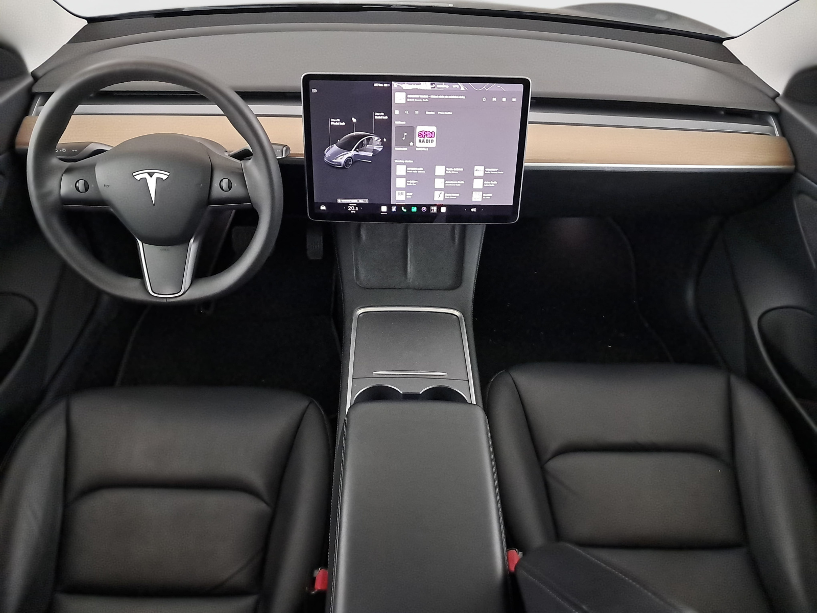 Tesla Model 3 Long Range AWD – fotografie 11