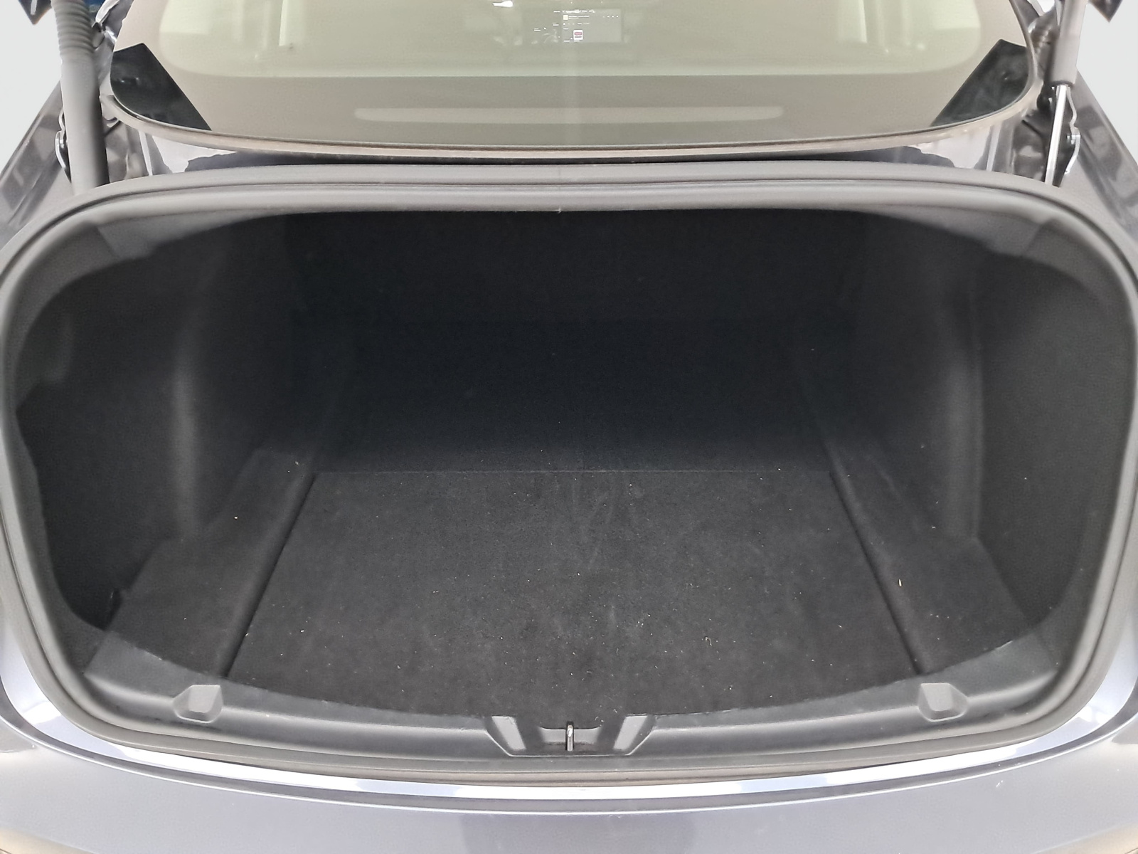 Tesla Model 3 Long Range AWD – fotografie 20