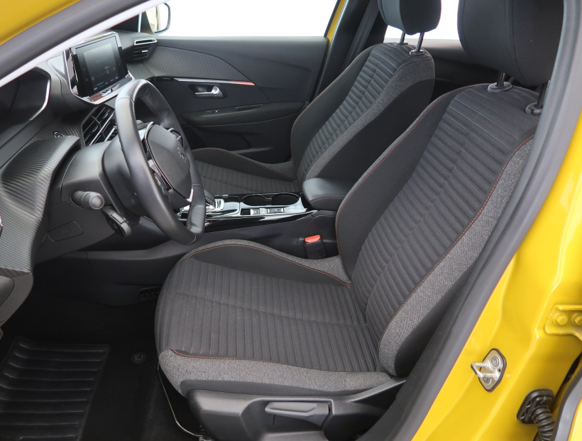 Peugeot e-208, 2021