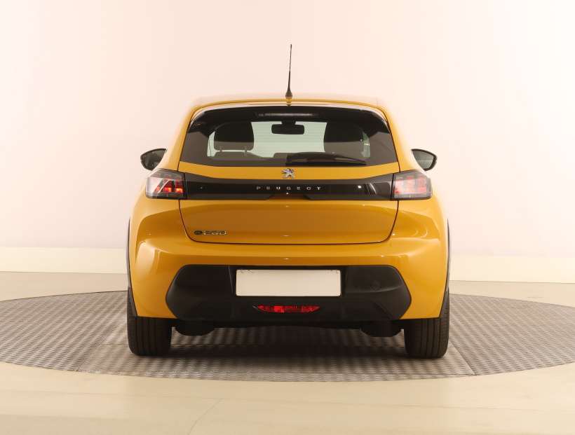 Peugeot e-208, 2021