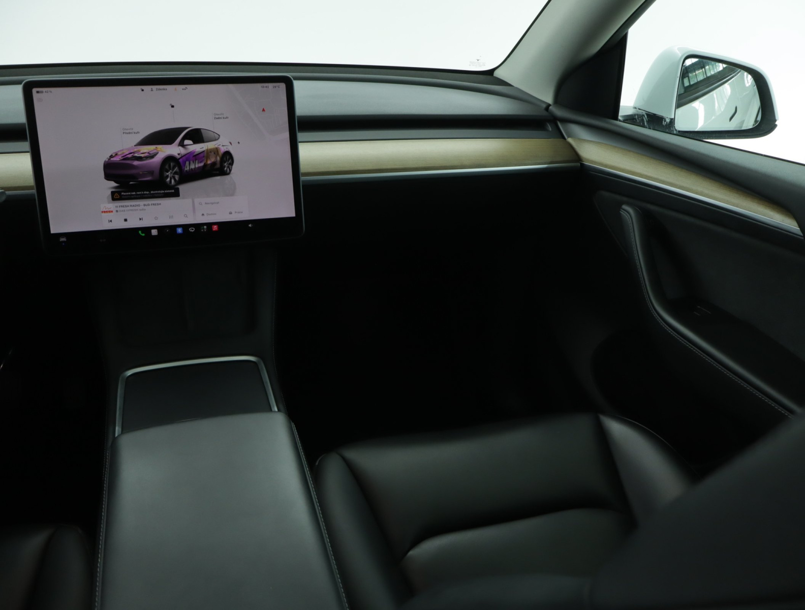 Tesla Model Y Long Range AWD – fotografie 11