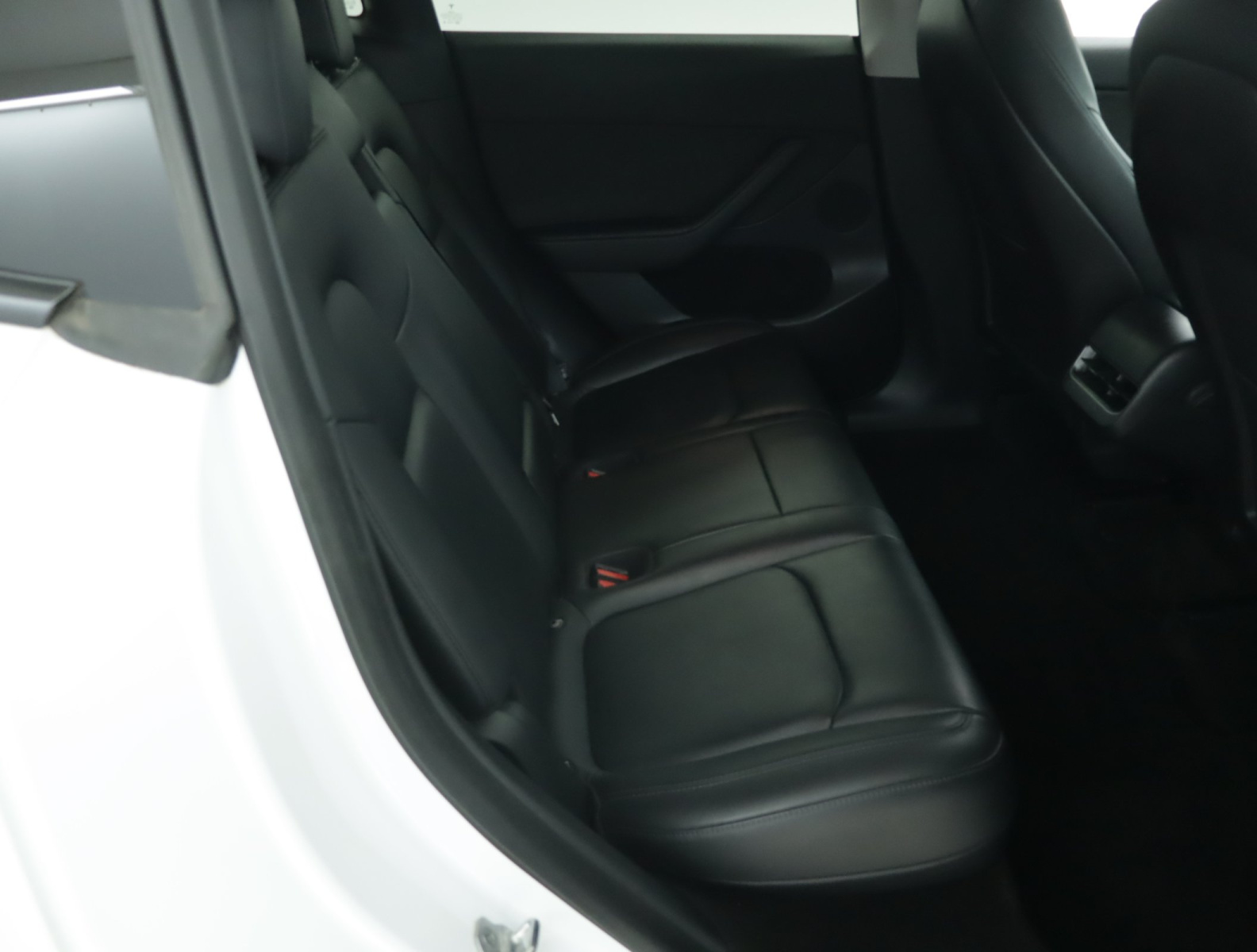 Tesla Model Y Long Range AWD – fotografie 13
