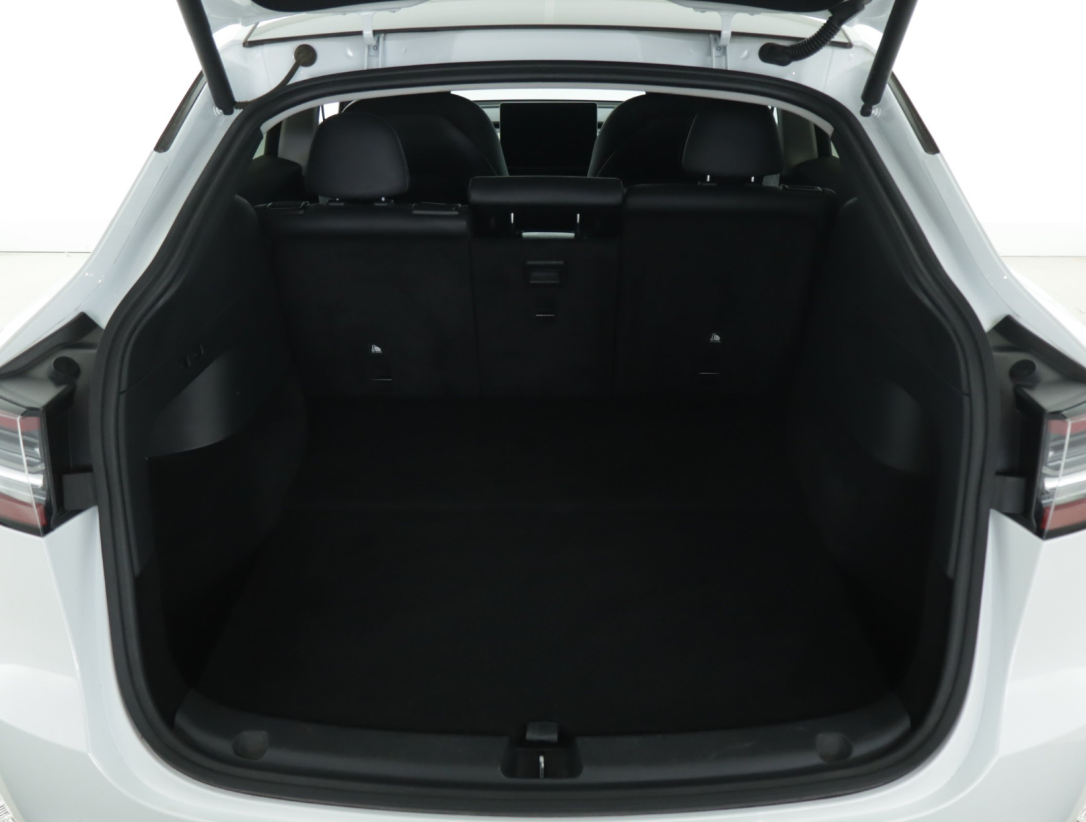 Tesla Model Y Long Range AWD – fotografie 20