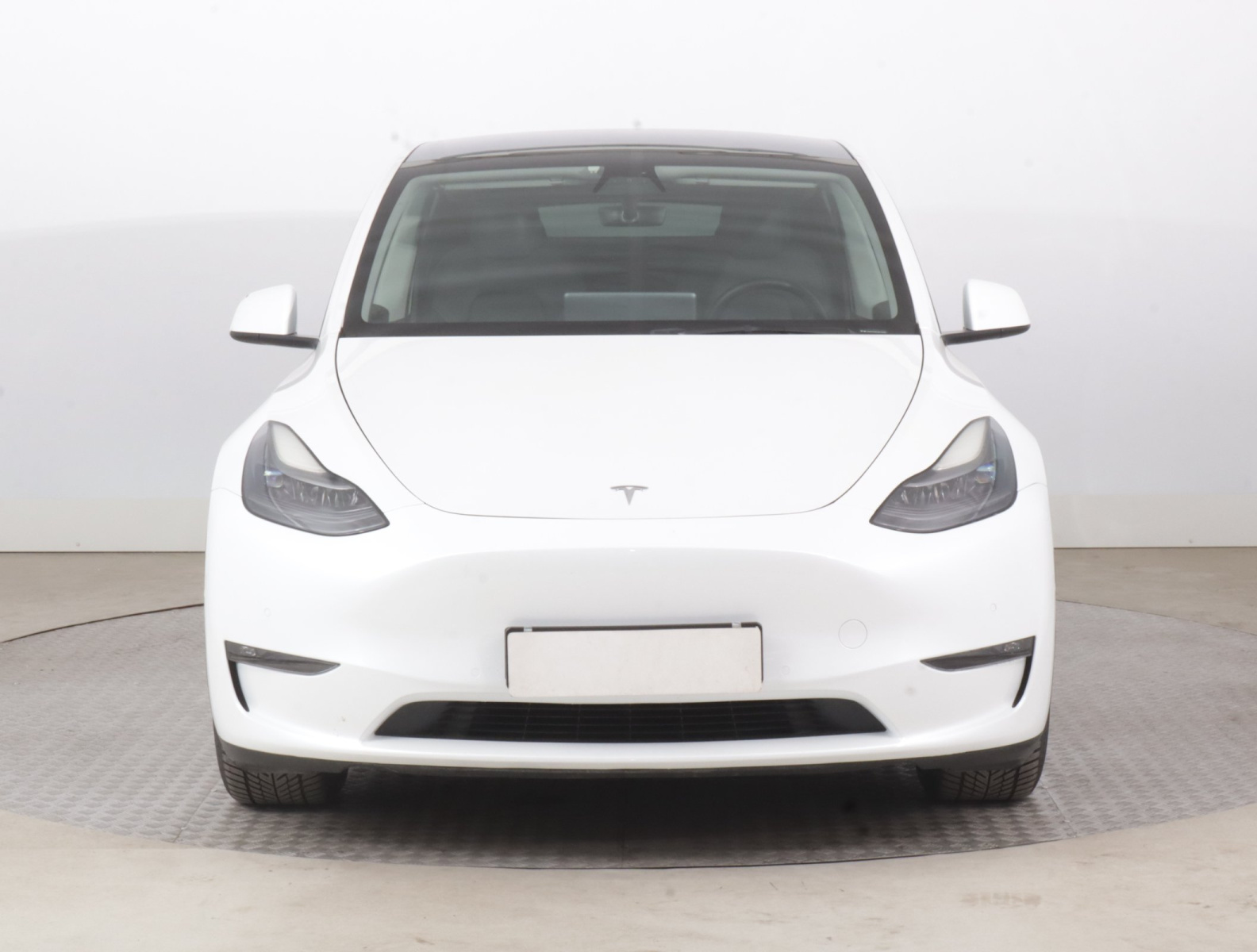 Tesla Model Y Long Range AWD – fotografie 2
