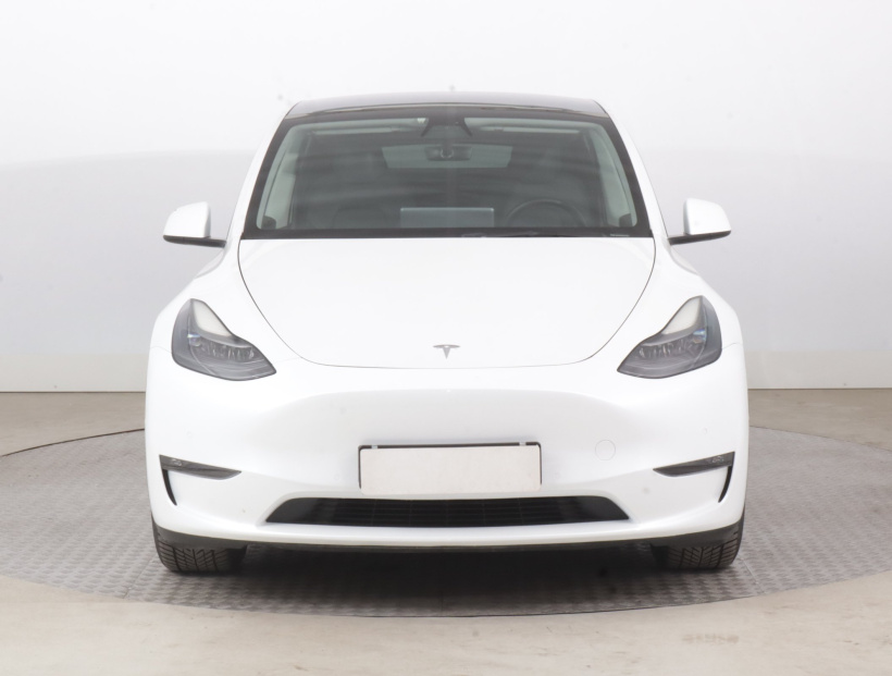 Tesla Model Y, 2022