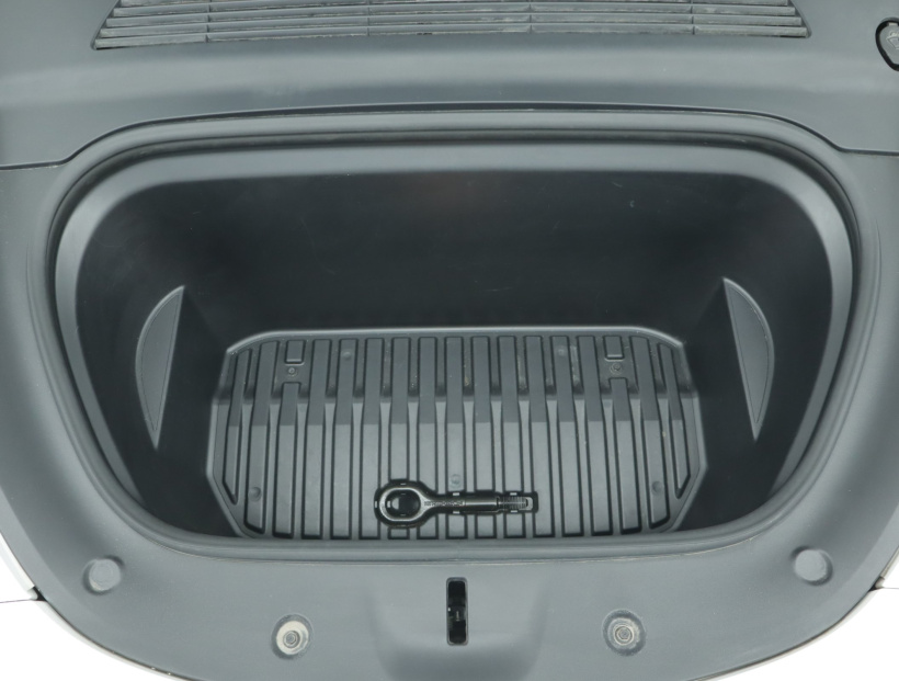 Tesla Model Y, 2022