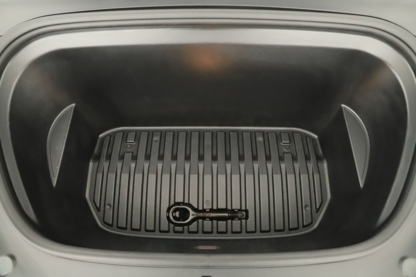 Tesla Model Y, 2022