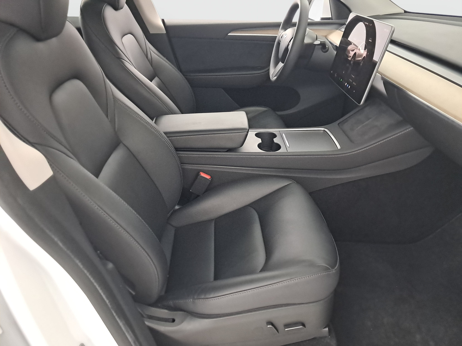 Tesla Model Y Long Range AWD – fotografie 12