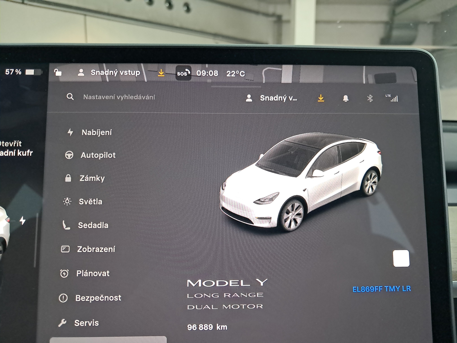 Tesla Model Y Long Range AWD – fotografie 17