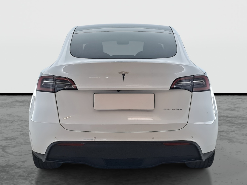 Tesla Model Y, 2022