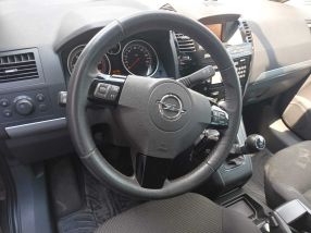 Opel Zafira - 2013