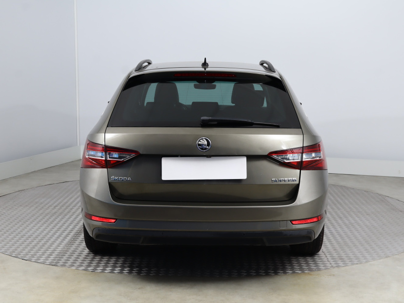 Škoda Superb, 2016