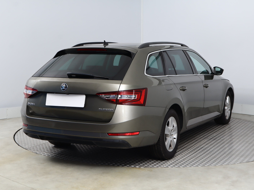 Škoda Superb, 2016