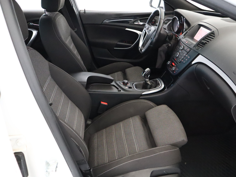 Opel Insignia, 2011