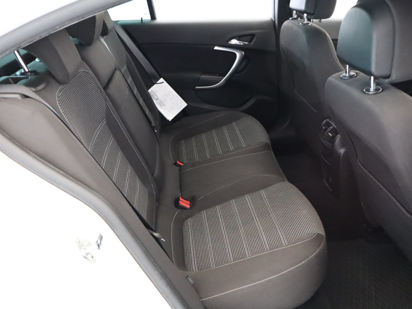 Opel Insignia, 2011