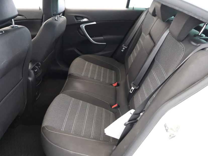 Opel Insignia, 2011