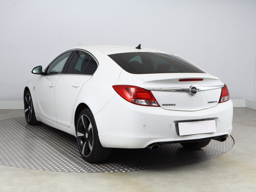 Opel Insignia, 2011