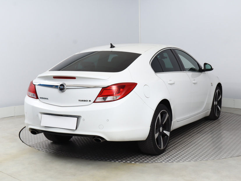 Opel Insignia, 2011