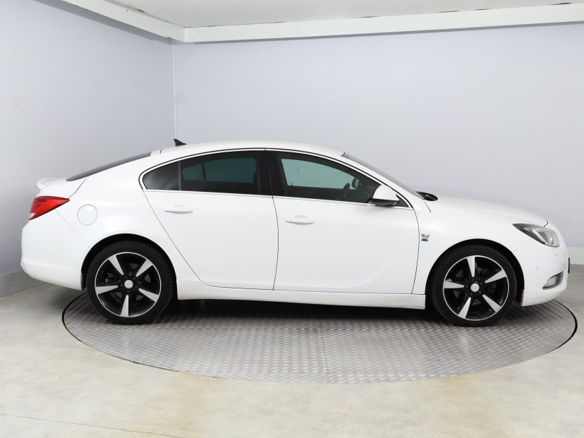 Opel Insignia, 2011