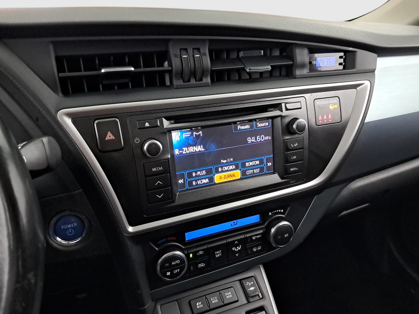 Toyota Auris, 2013